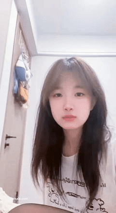 [反差泄密]超高颜值清纯萌妹，手扣嫩逼菊花露脸尿尿[9v/985M/夸克]